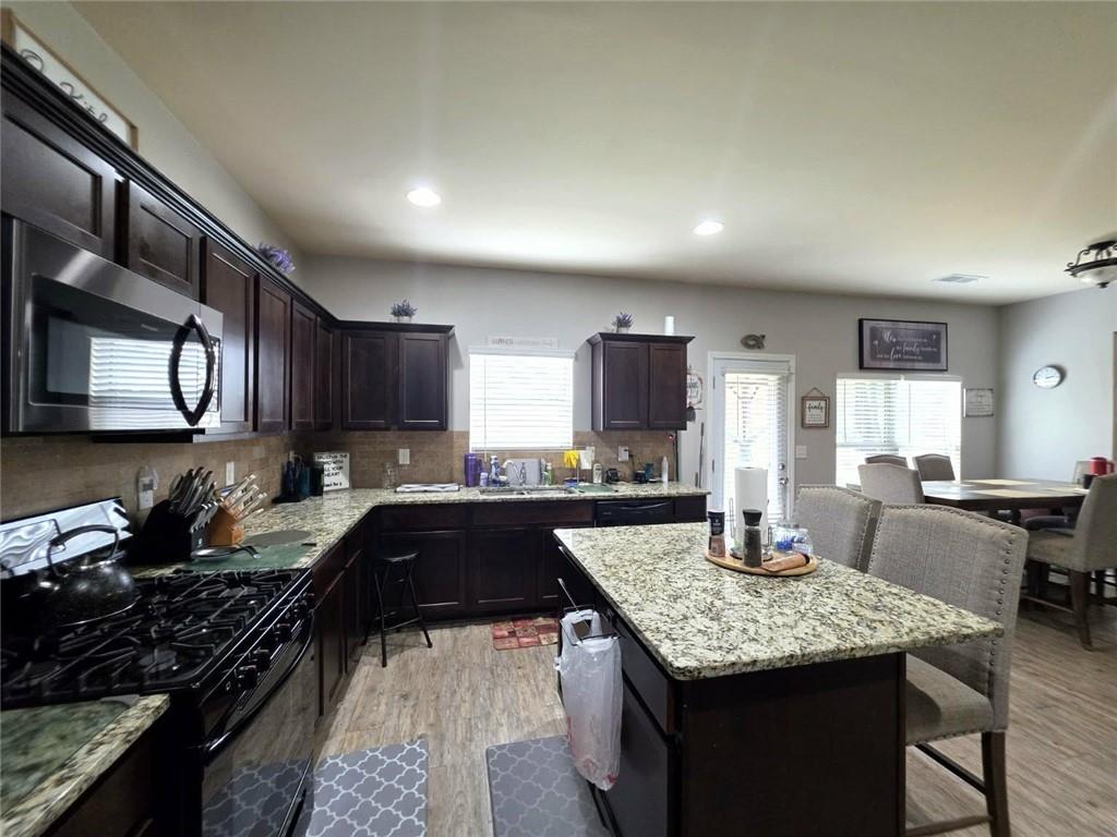 585 Emporia Loop Property Photo 7