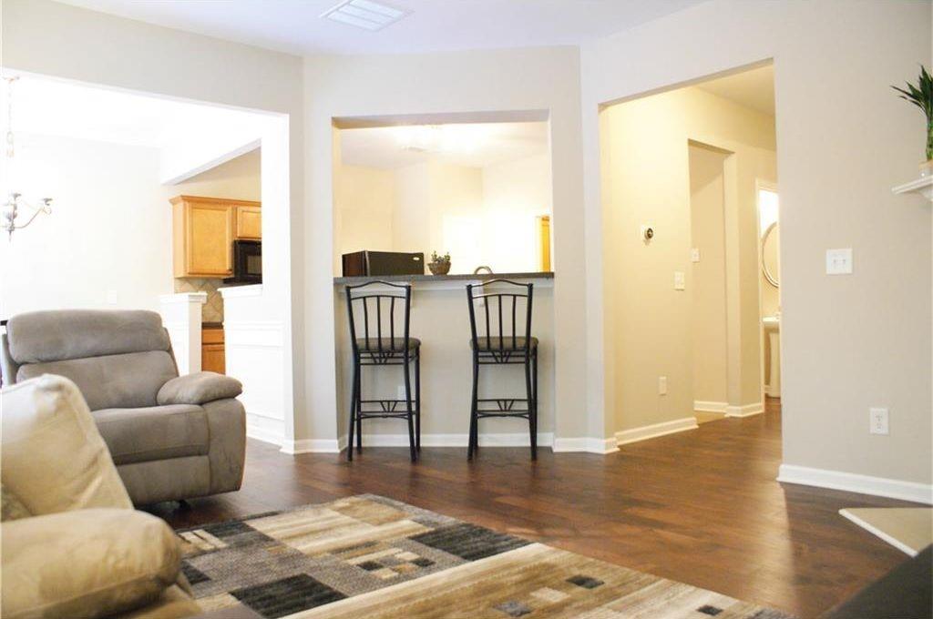 5530 Crestwick Way Property Photo 7