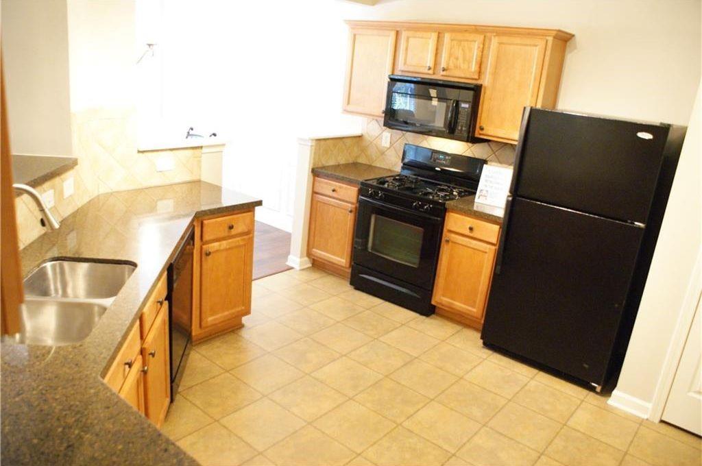5530 Crestwick Way Property Photo 9