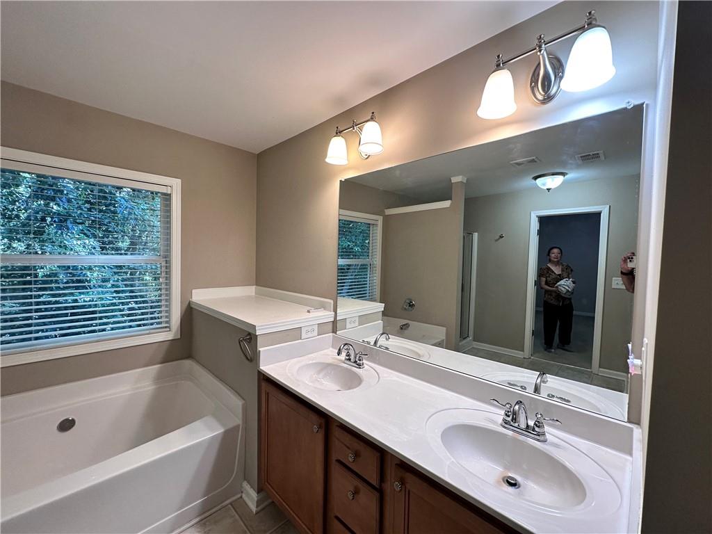 5530 Crestwick Way Property Photo 27