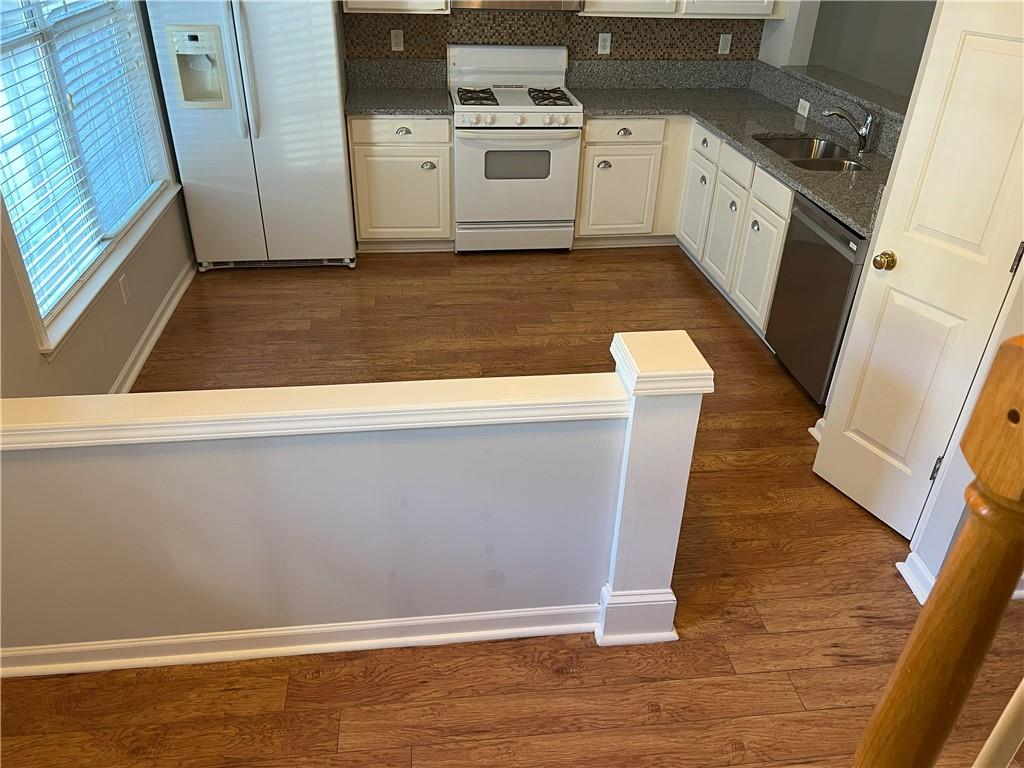 2010 Whitestone Place Property Photo 5