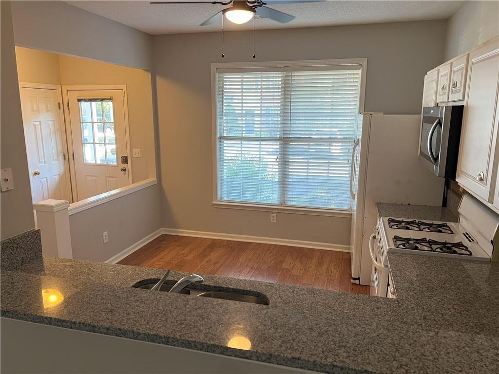 2010 Whitestone Place Property Photo 6