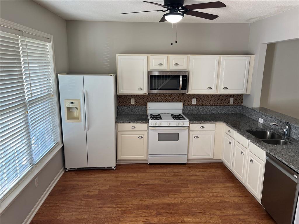 2010 Whitestone Place Property Photo 7