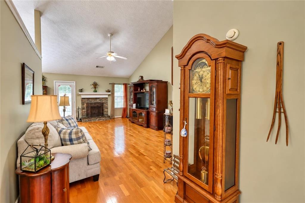 1038 Orchard Circle Property Photo 11