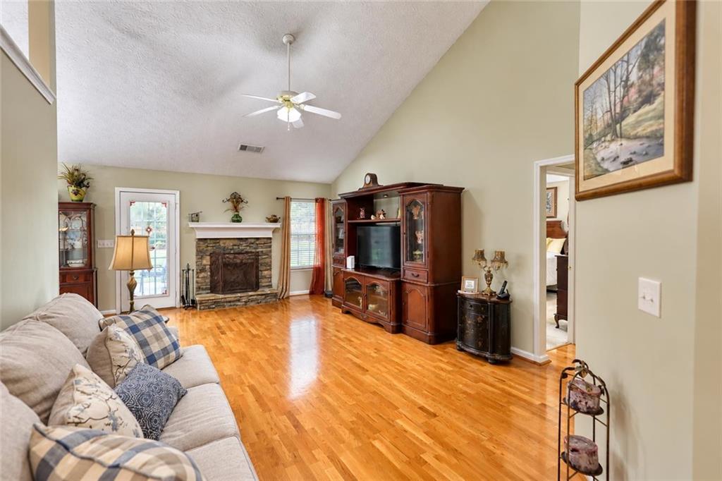 1038 Orchard Circle Property Photo 12