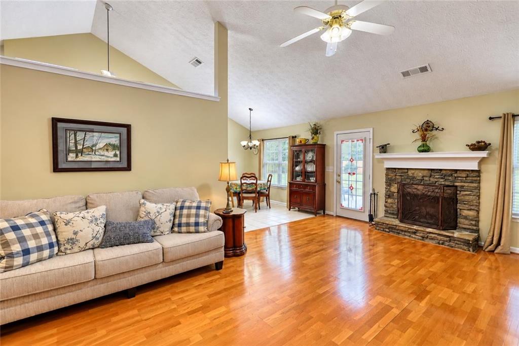 1038 Orchard Circle Property Photo 14