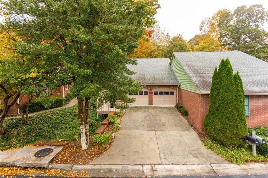 6306 Deerings Hollow Property Photo 1