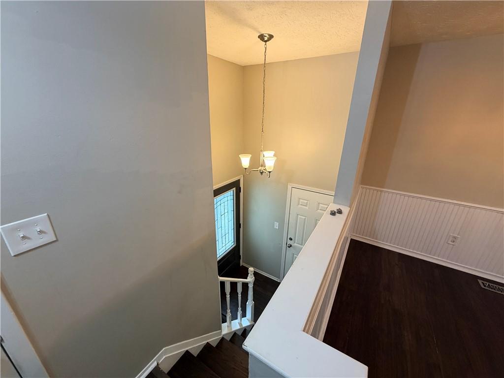 305 Birch Rill Drive Property Photo 10