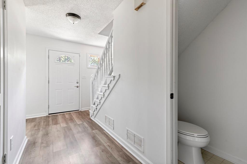 7169 Williamsburg Drive Property Photo 4