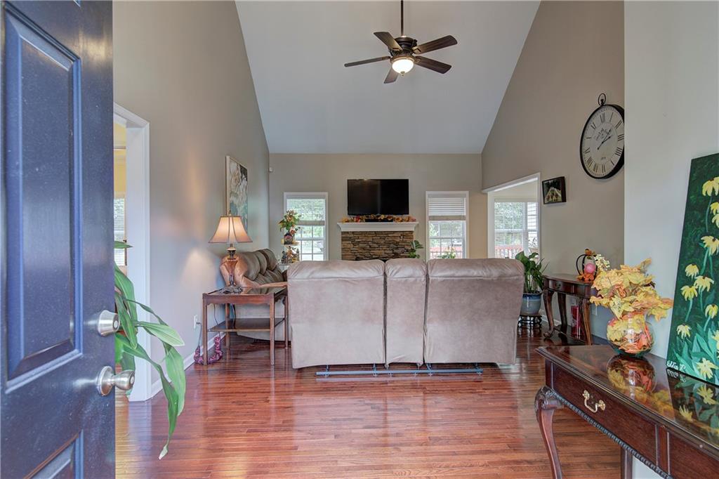 24 Lenox Drive Ne Property Photo 5