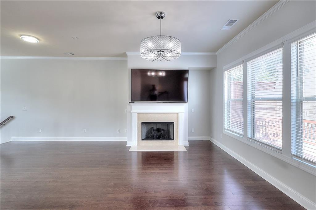 1306 Harris Way Property Photo 9