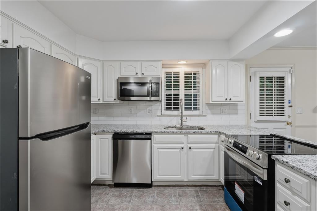 3969 Briaridge Circle Property Photo 6