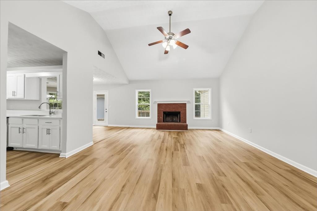 70 Shadowbrook Trace Property Photo 3