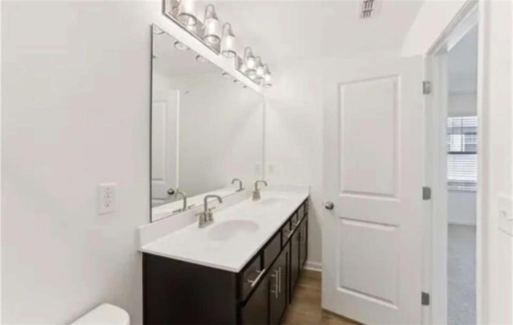 2106 Stillhaven Place Property Photo 12
