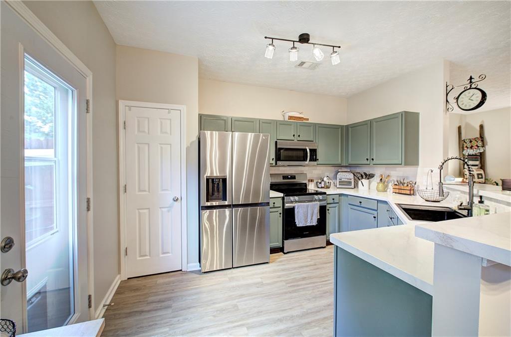 515 Oakside Place Property Photo 10