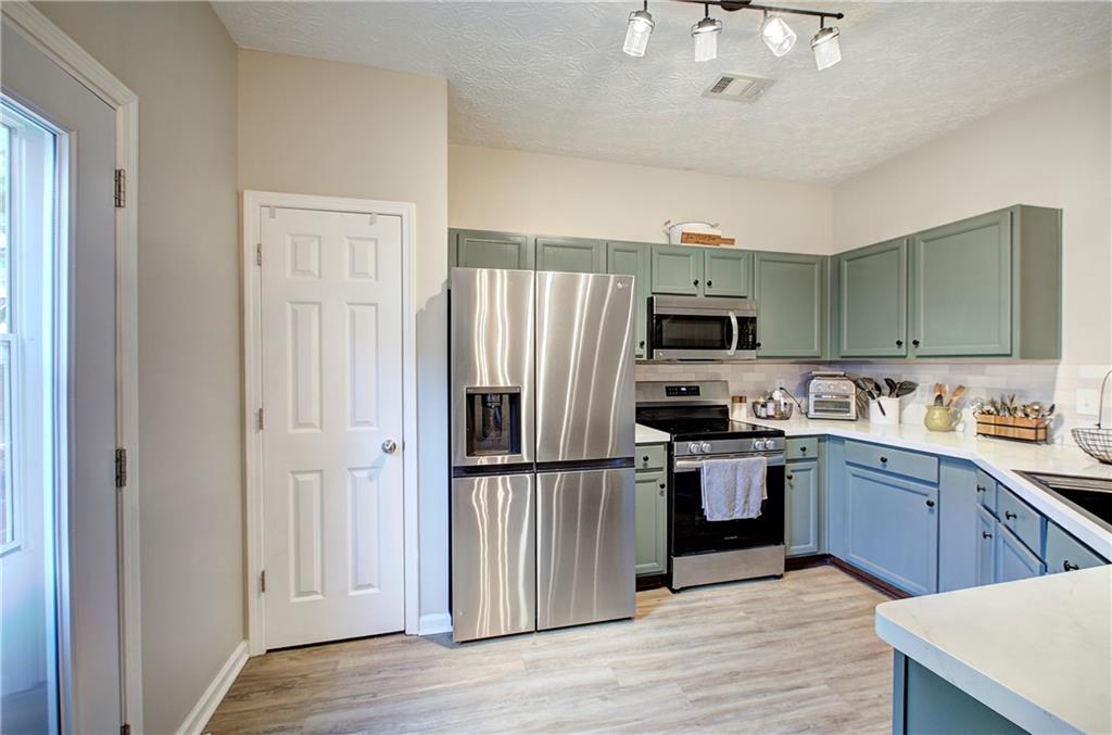 515 Oakside Place Property Photo 12