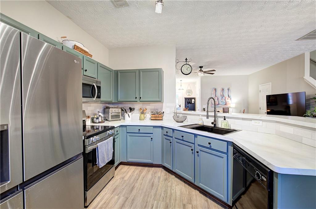 515 Oakside Place Property Photo 14