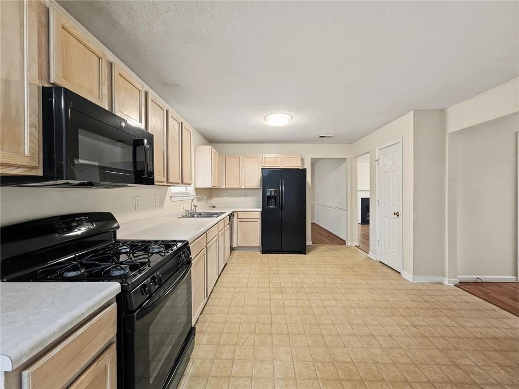 2416 Rambling Way Property Photo 4