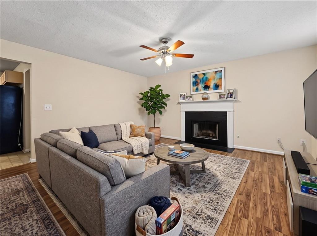 2416 Rambling Way Property Photo 11