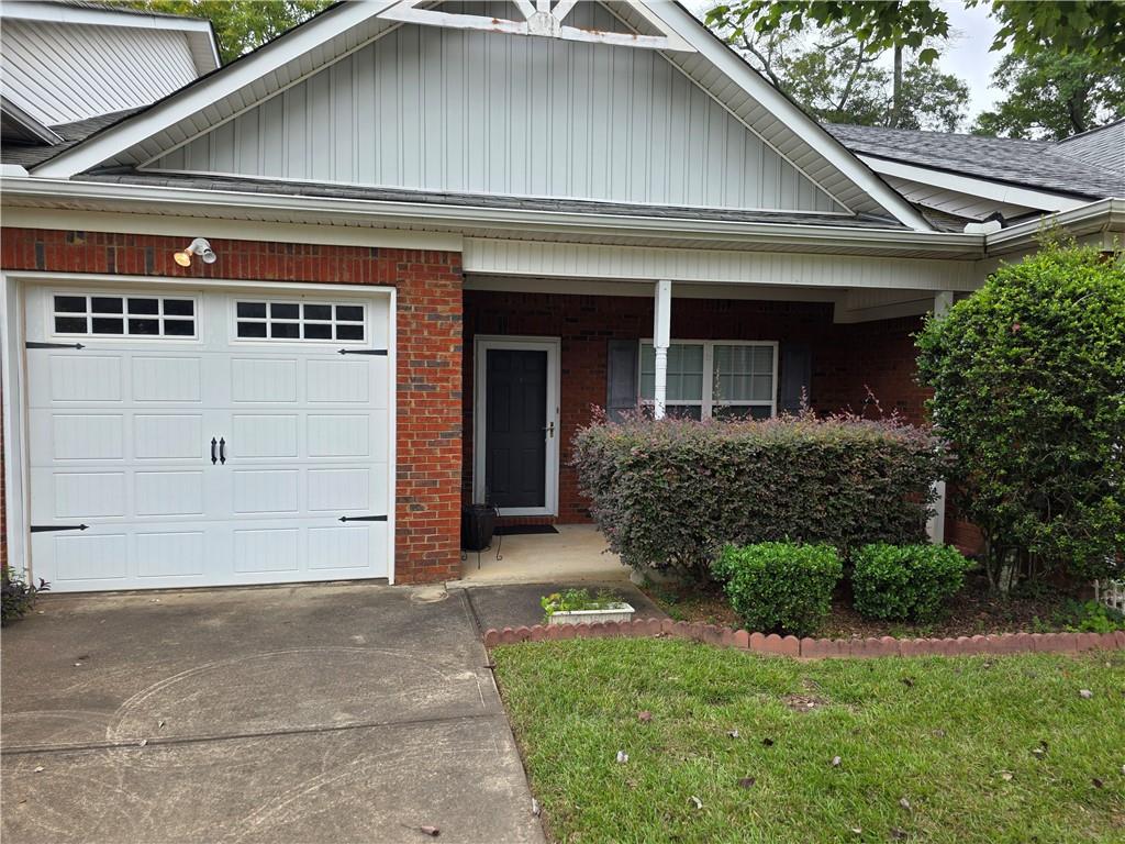 6880 Tara Oaks Drive Property Photo 1