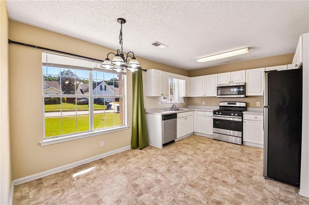 165 Regency Park Drive Property Photo 5