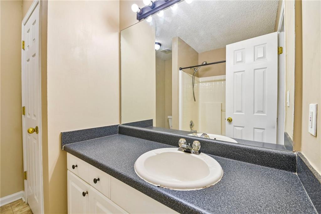 165 Regency Park Drive Property Photo 10