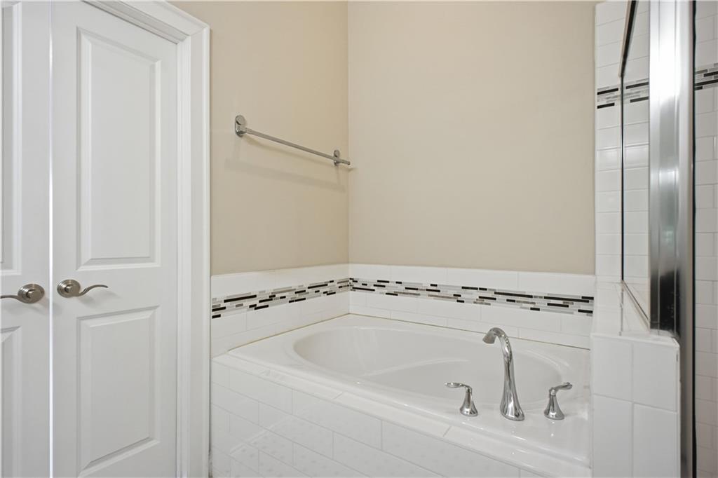 2217 Parkside Glen View Unit 221 Property Photo 37