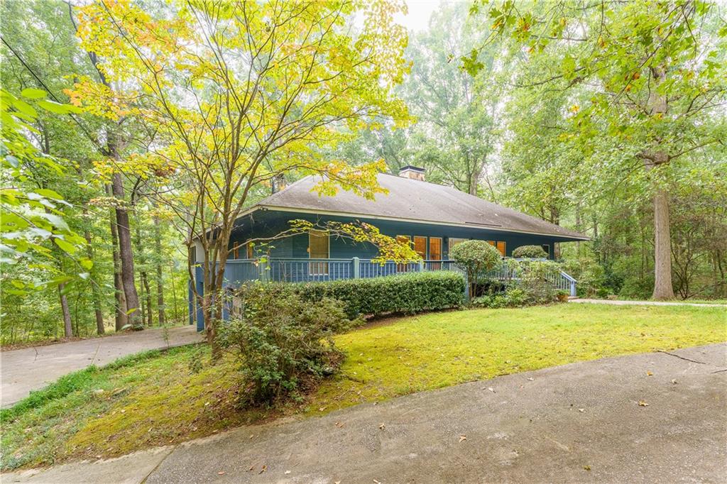 172 Leaf Lake Drive Property Photo 3
