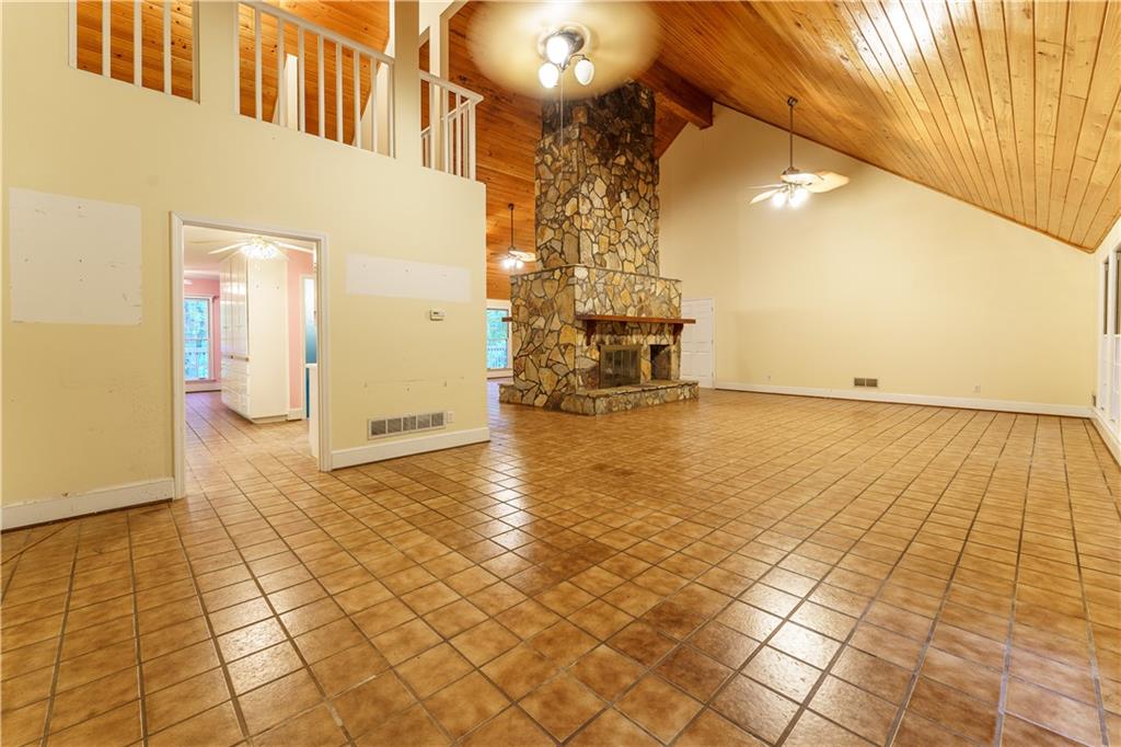 172 Leaf Lake Drive Property Photo 6