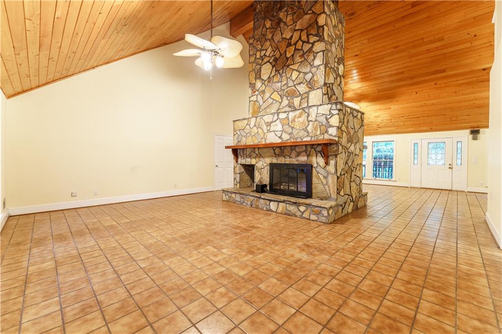 172 Leaf Lake Drive Property Photo 11