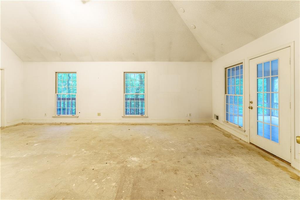 172 Leaf Lake Drive Property Photo 25