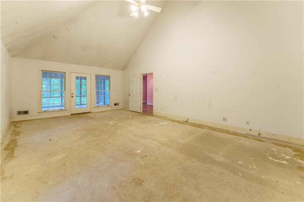 172 Leaf Lake Drive Property Photo 28