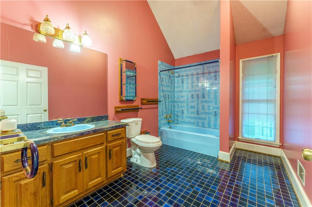 172 Leaf Lake Drive Property Photo 39