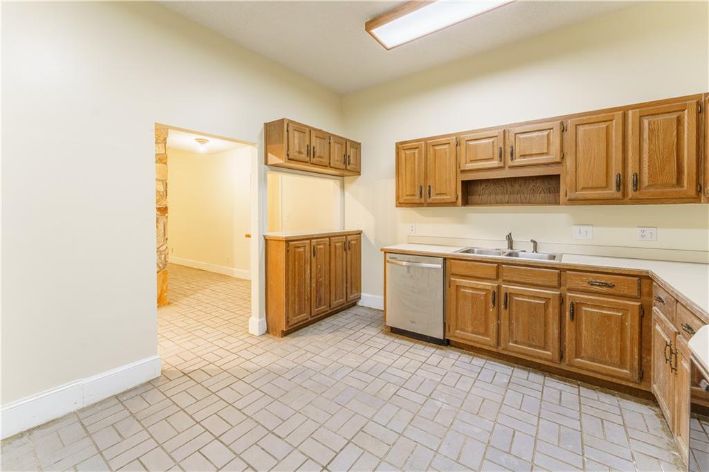 172 Leaf Lake Drive Property Photo 48