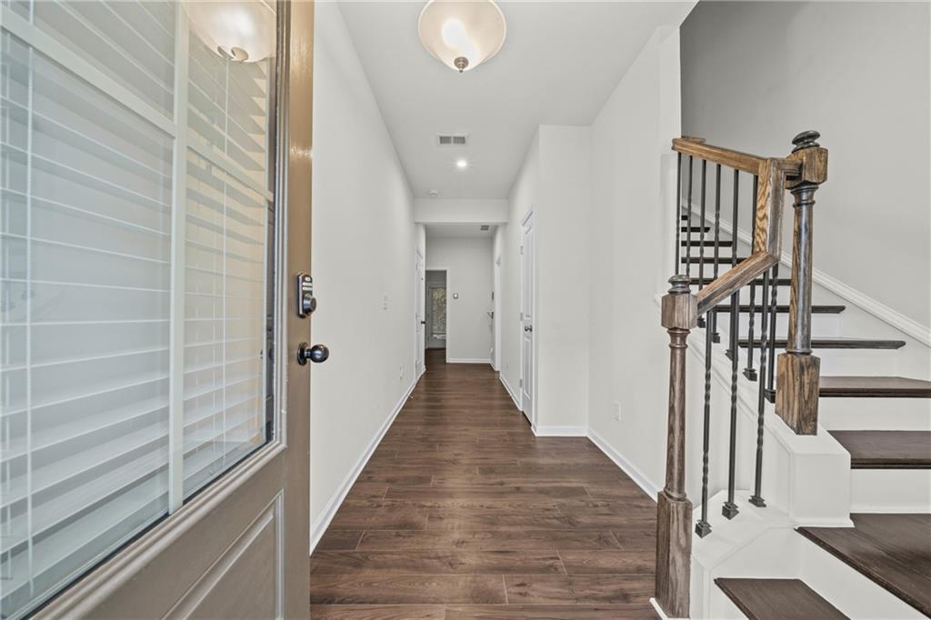 1404 Ridgebend Way Se Property Photo 4
