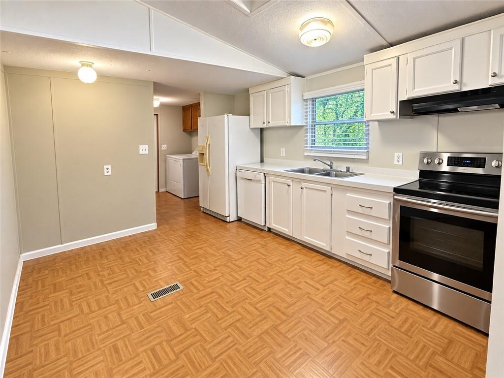729 Doster Circle Property Photo 4