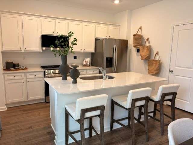 210 Pondview Drive Property Photo 14