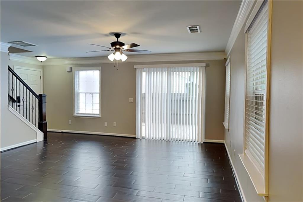 158 Oak Grove Place Property Photo 4