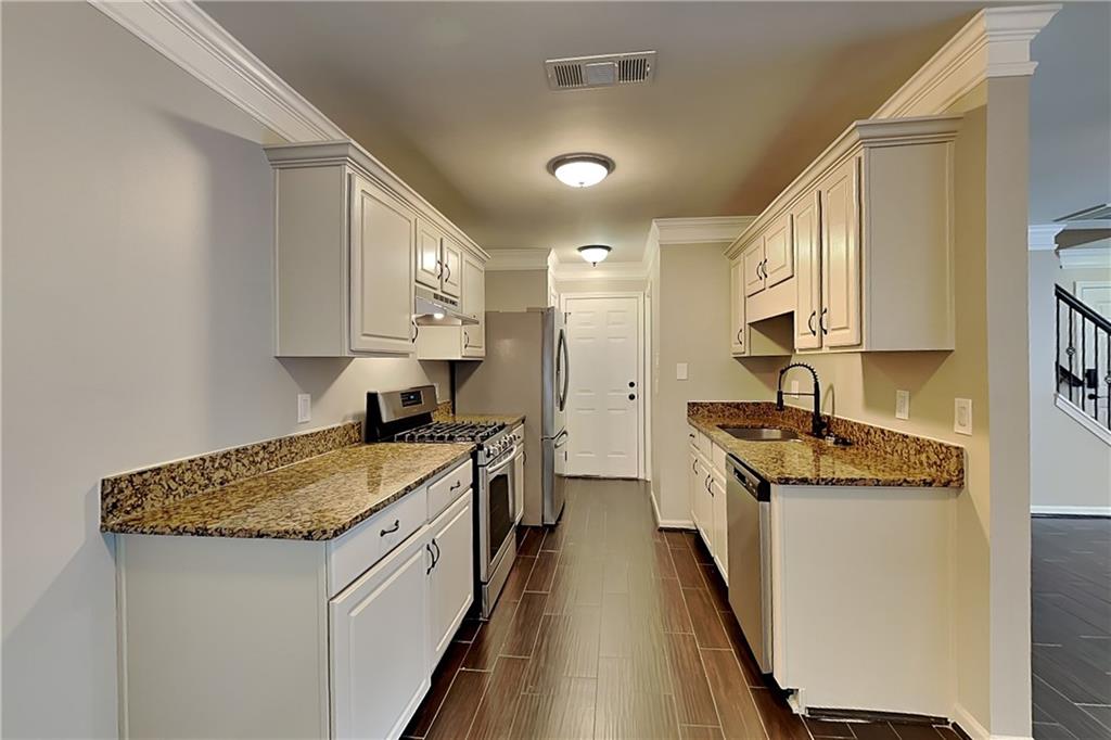 158 Oak Grove Place Property Photo 5