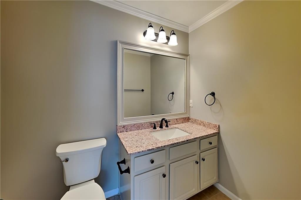 158 Oak Grove Place Property Photo 9