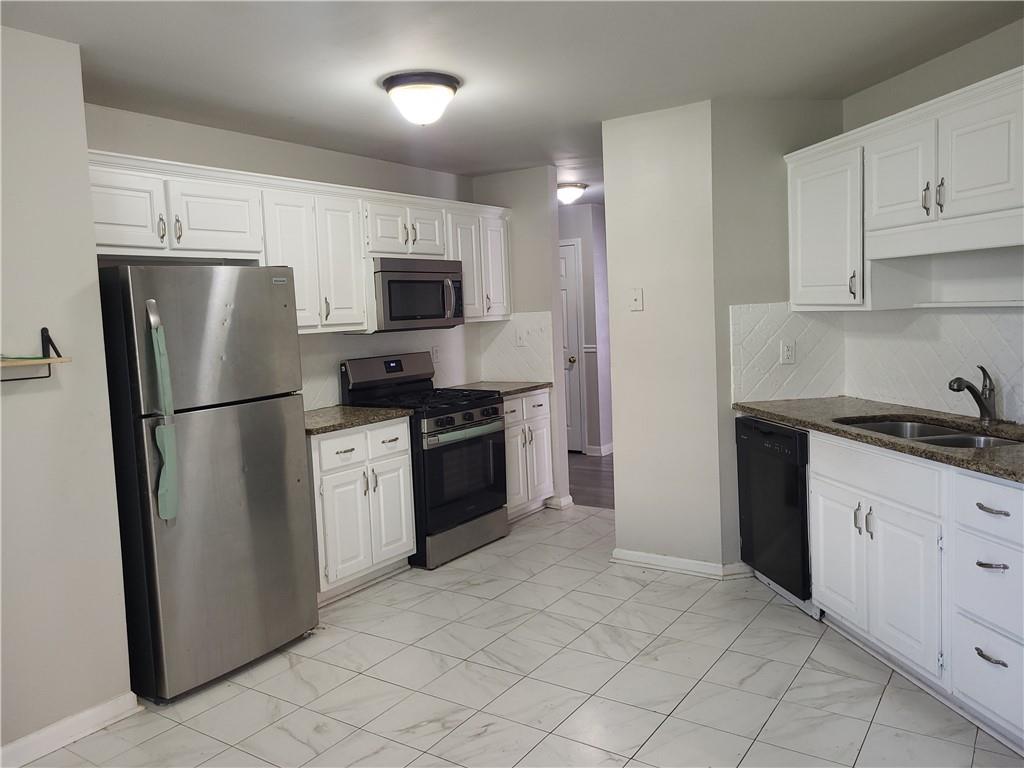 704 White Dove Drive Property Photo 4