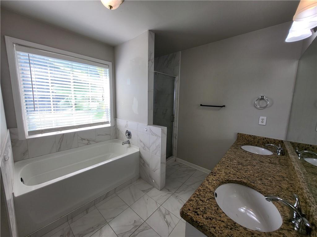 704 White Dove Drive Property Photo 6