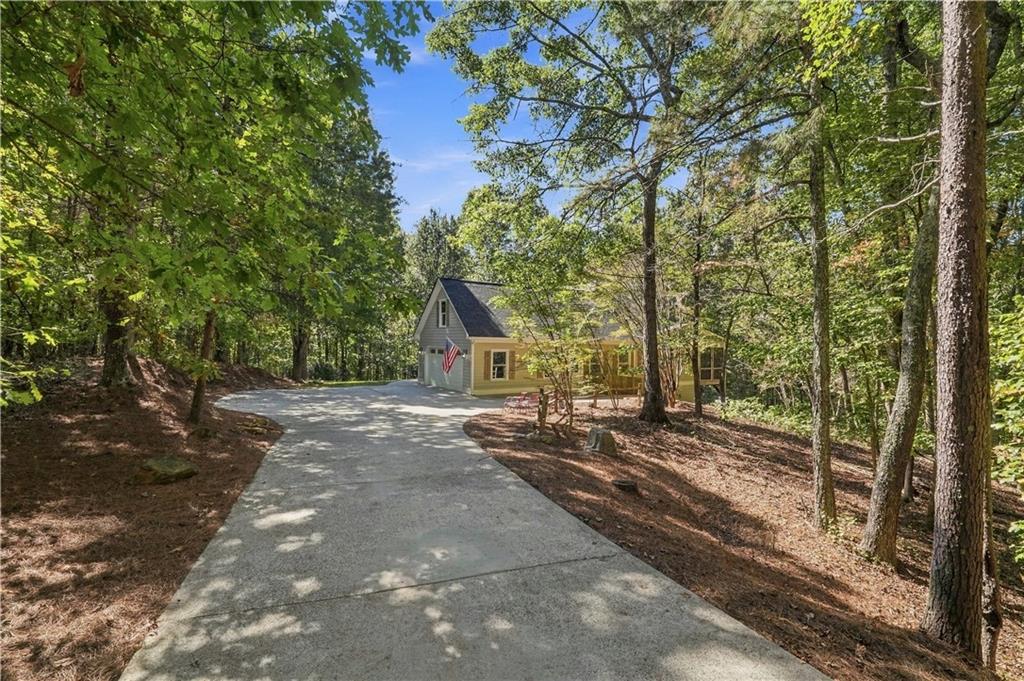 415 Sharp Mountain Parkway Property Photo 2