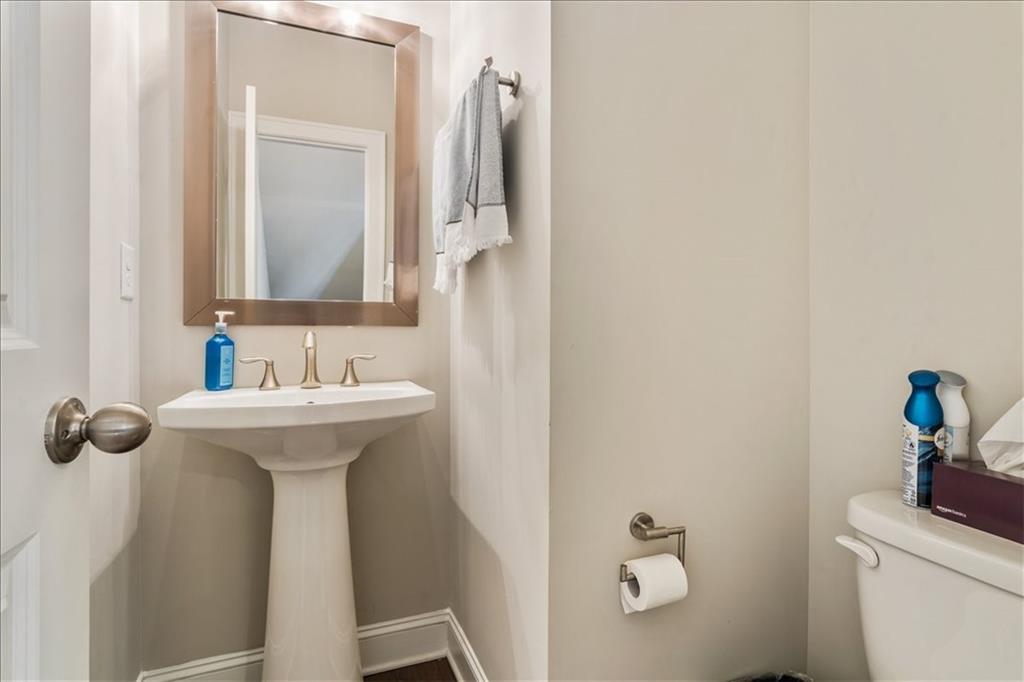 1305 Faircrest Way Property Photo 15