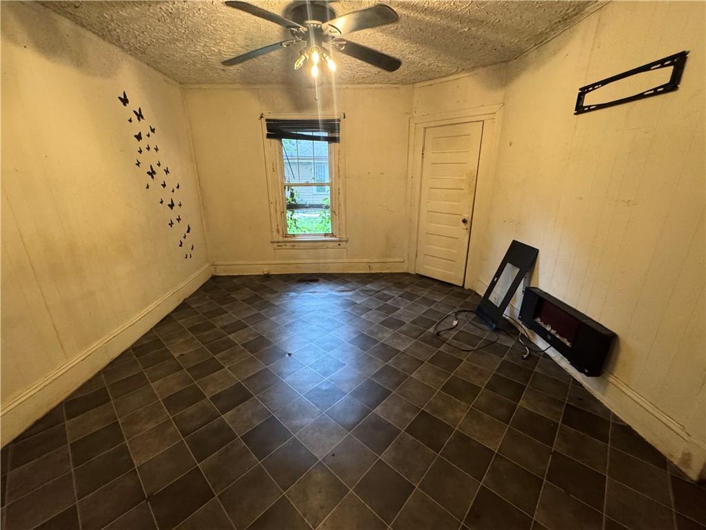 2072 Beech Avenue Property Photo 4