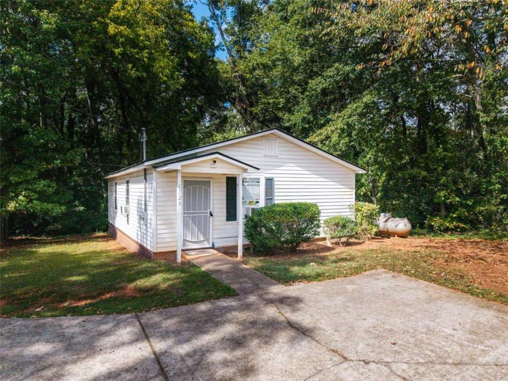 1129 Ext W College Street Property Photo 1