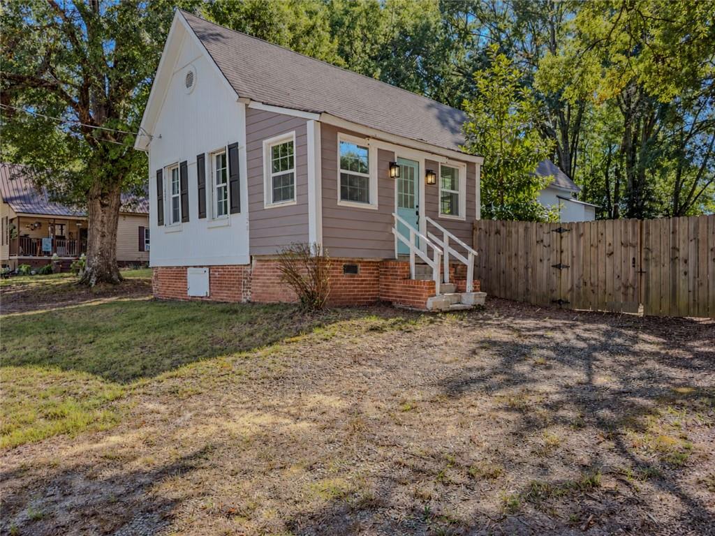 120 Norris Street Property Photo 1