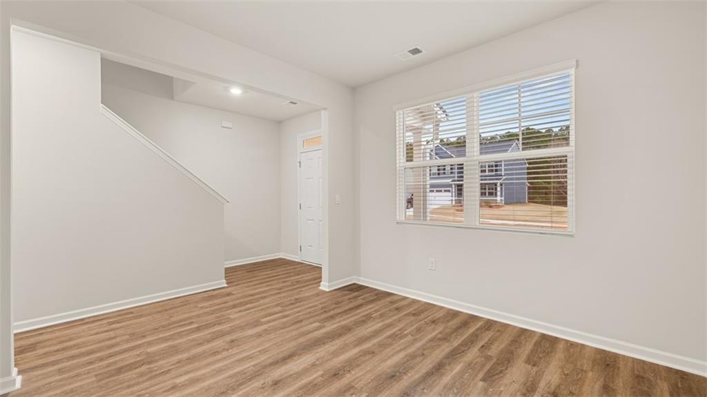 102 Planters Row Property Photo 4
