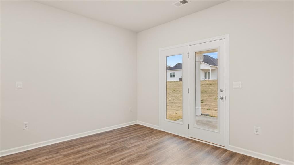 102 Planters Row Property Photo 10