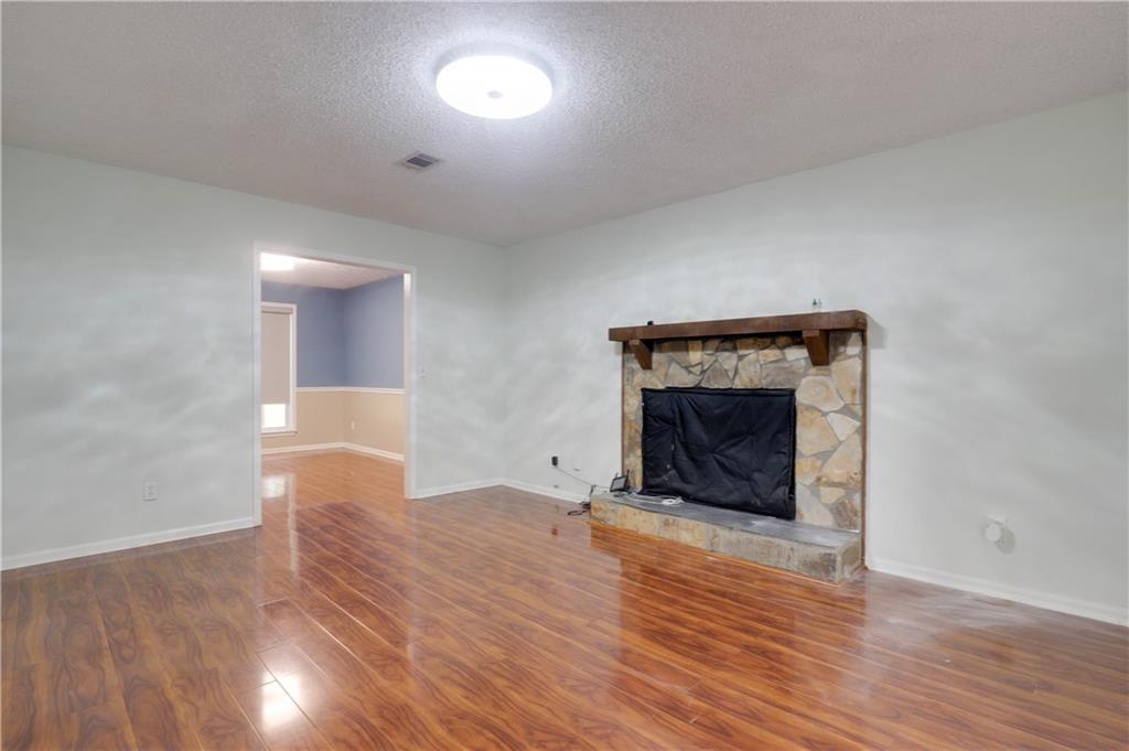 4131 Gravitt Place Property Photo 3